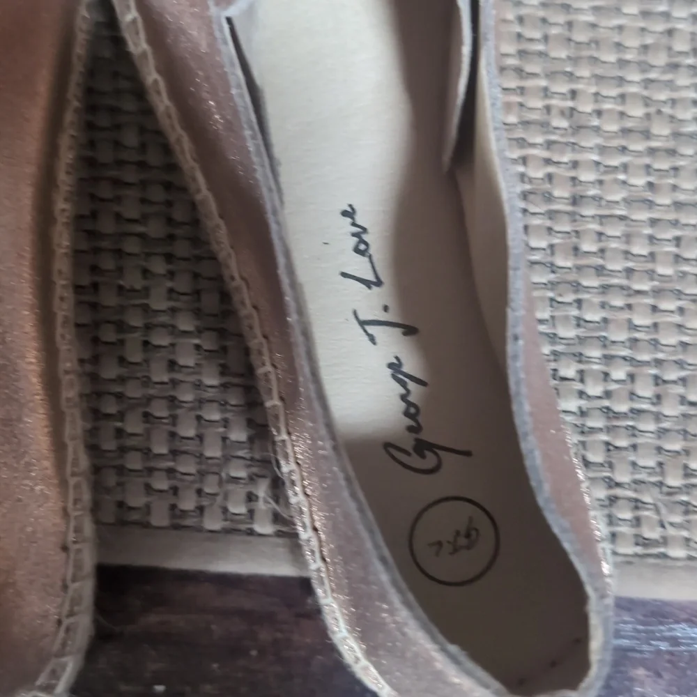 New Jorge J Love Size 6.5 Gold Embroidered Rose Loafers Smoking Slipper
